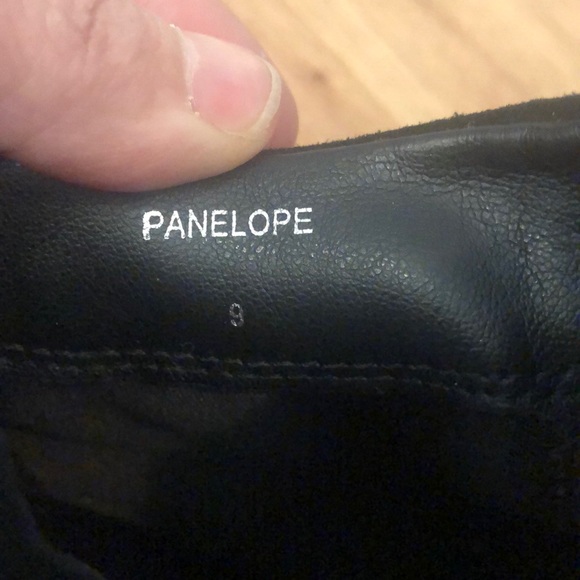 Steve Madden, read description regarding size!!!! - Picture 7 of 7